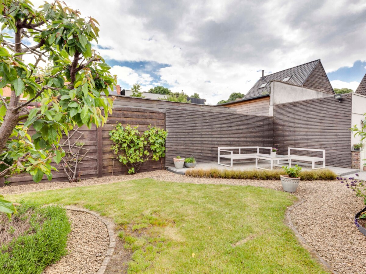 Zeer verzorgde welgelegen woning met tuin