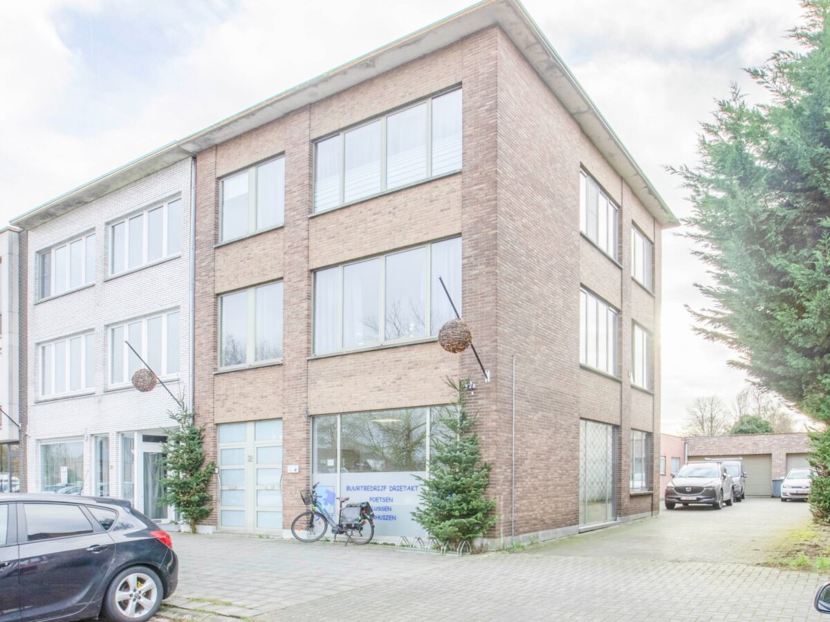 Centraal gelegen handelspand