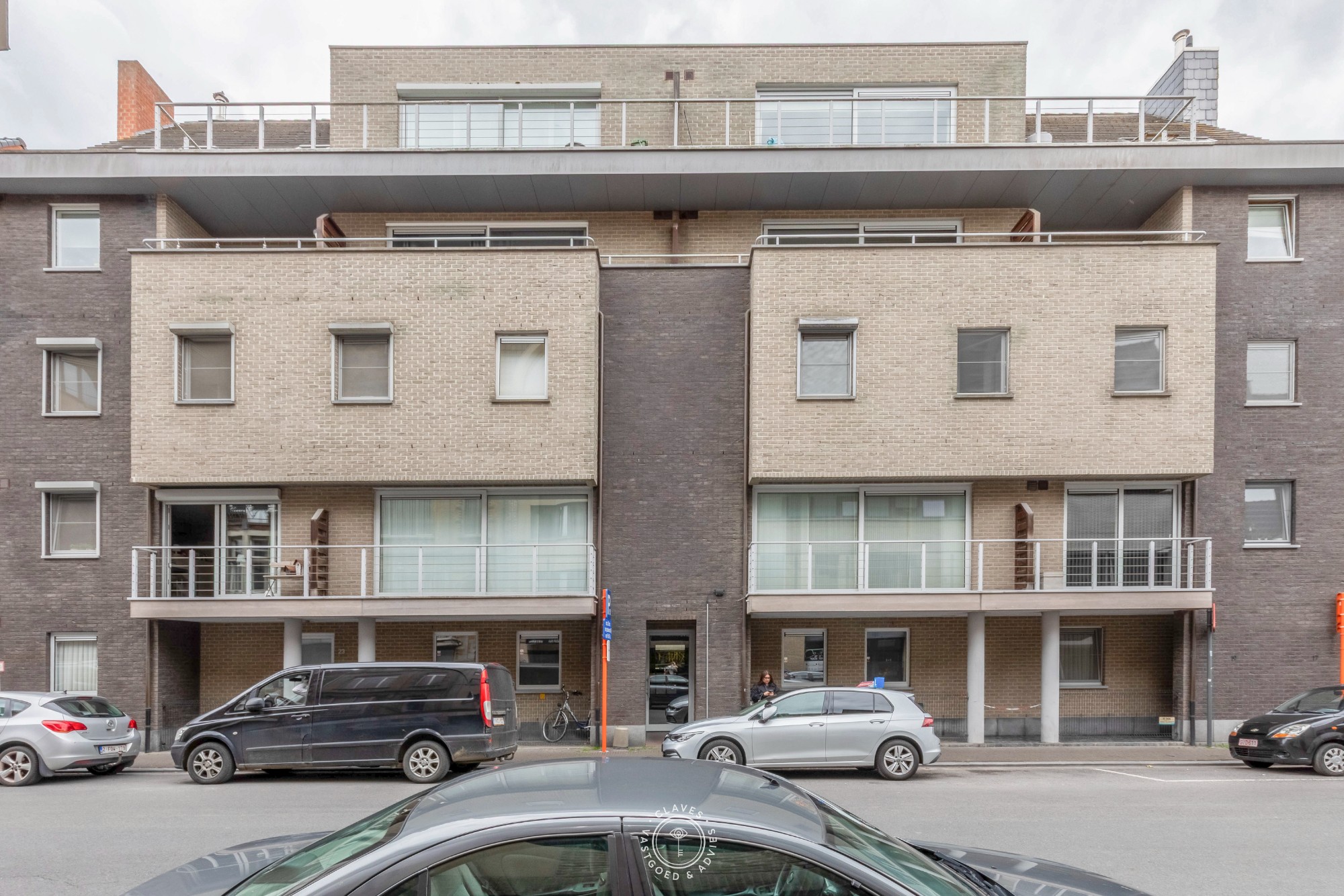 Zeer verzorgd interessant 3 slaapkamer appartement met autostaanplaats
