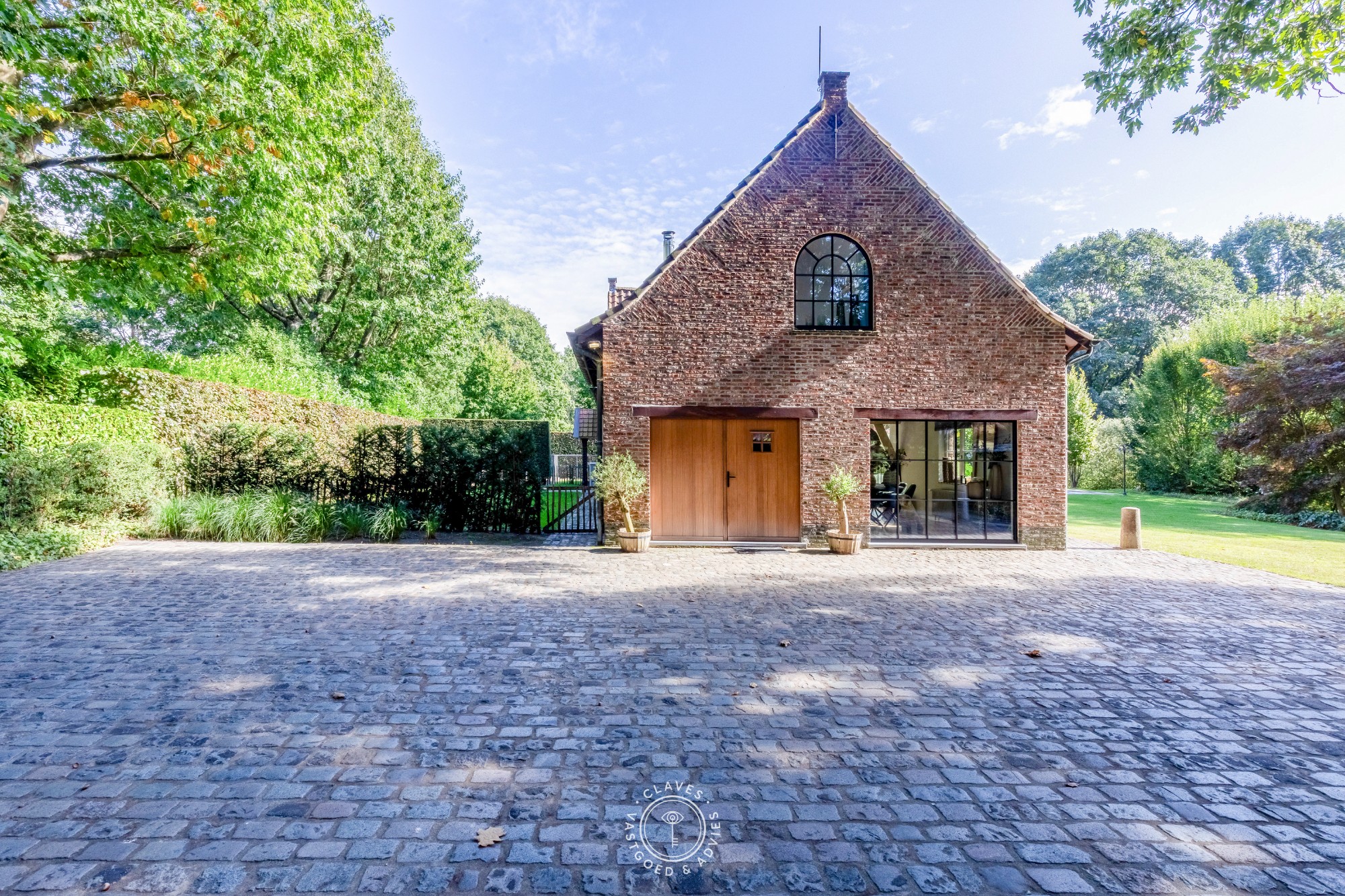 Villa met karakter, zwembad en een zee aan groen in Waasmunster