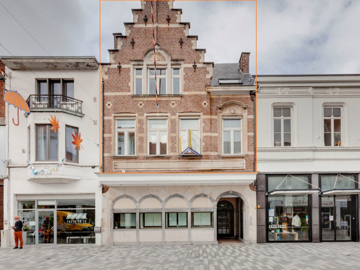 Prachtig duplexappartement met groot terras in hartje Sint-Niklaas