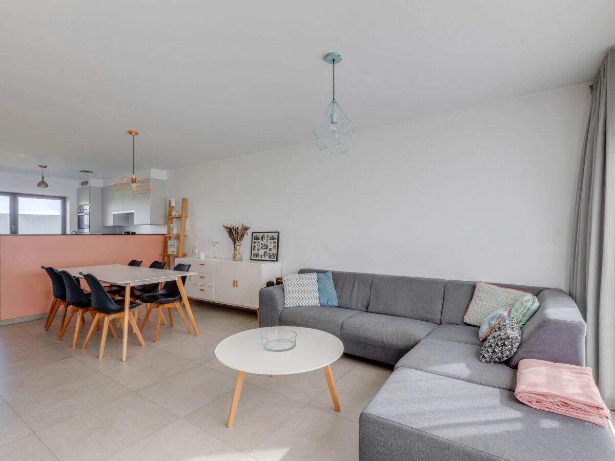 Aangename en lichtrijke bel-étage woning met parkeerplaats én groot terras