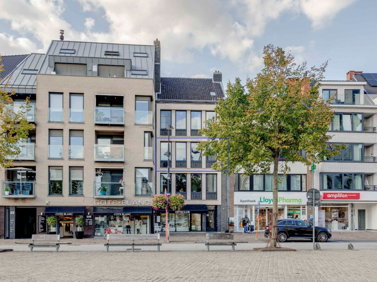 Zeer verzorgd appartement gelegen in het bruisend hart van Beveren.
