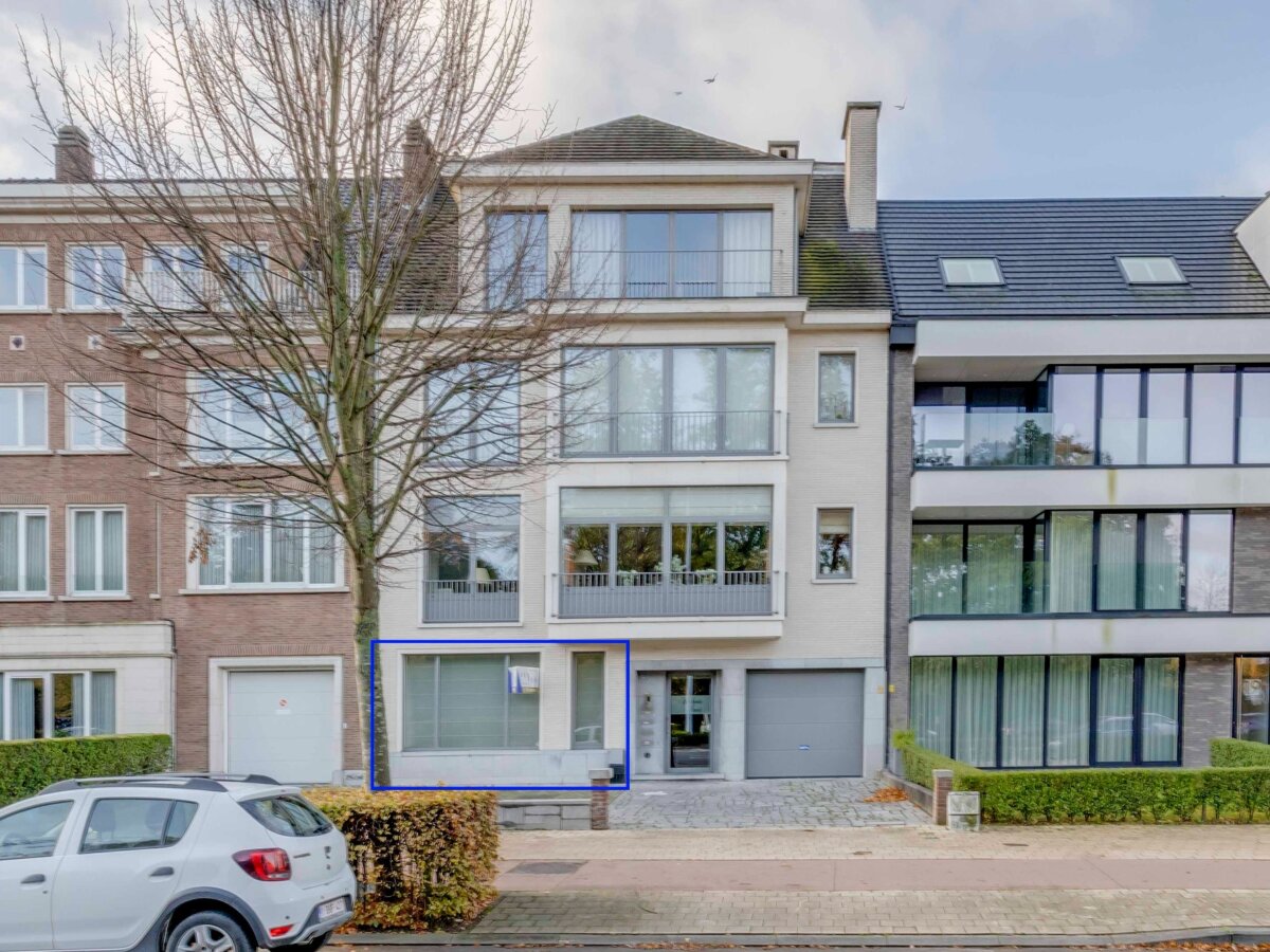 Gelijkvloers appartement met ruim terras op wandelafstand van de Grote Markt