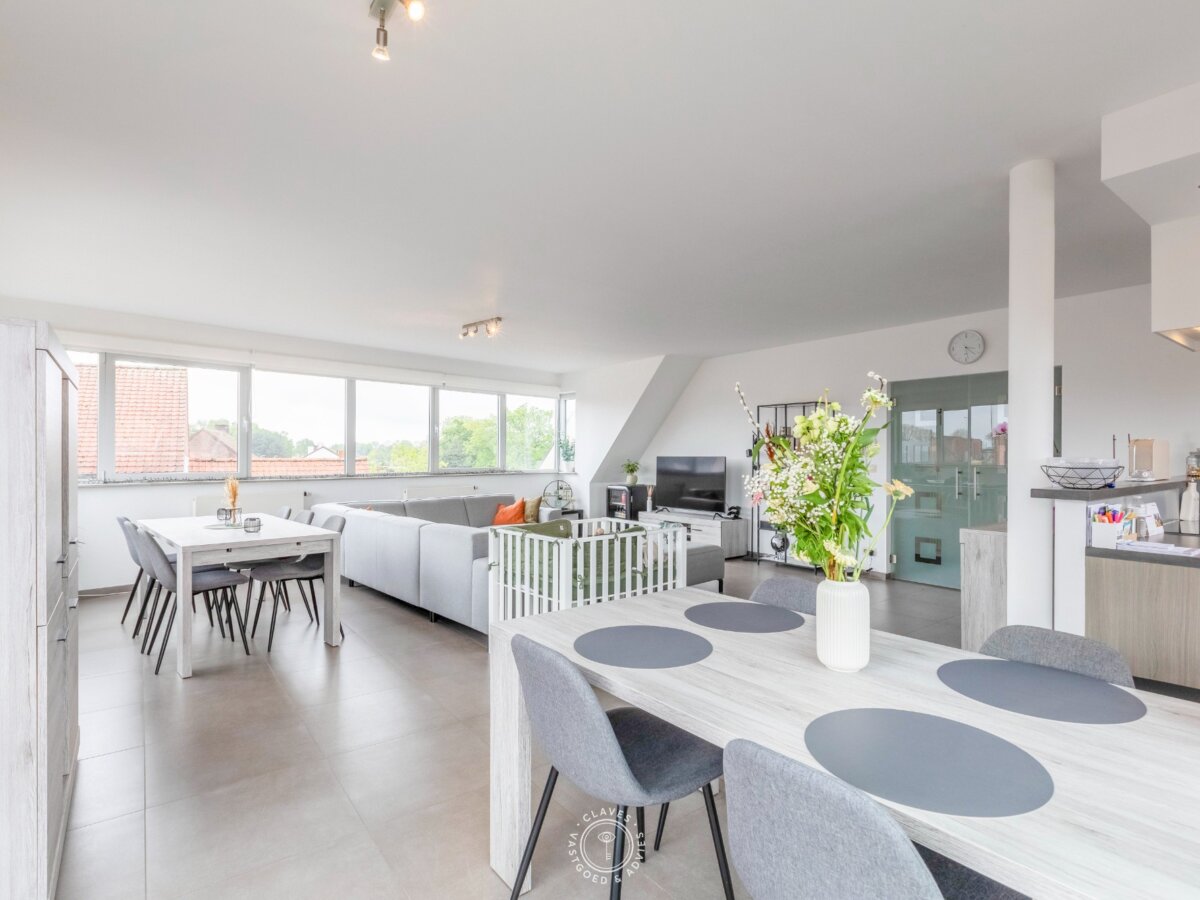 Fijn en lichtrijk 2 slaapkamer appartement