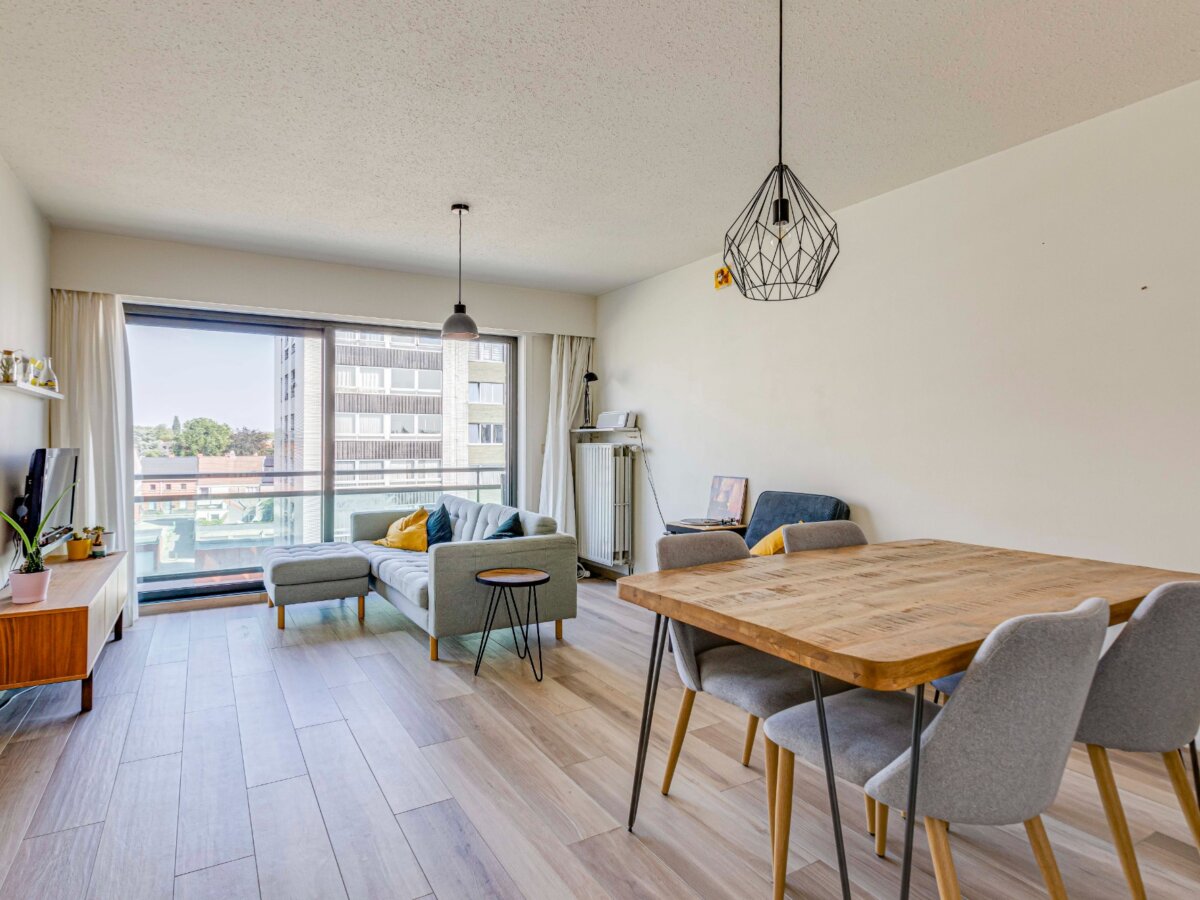 Welgelegen en verzorgd 2 slpk appartement met garage en terrassen