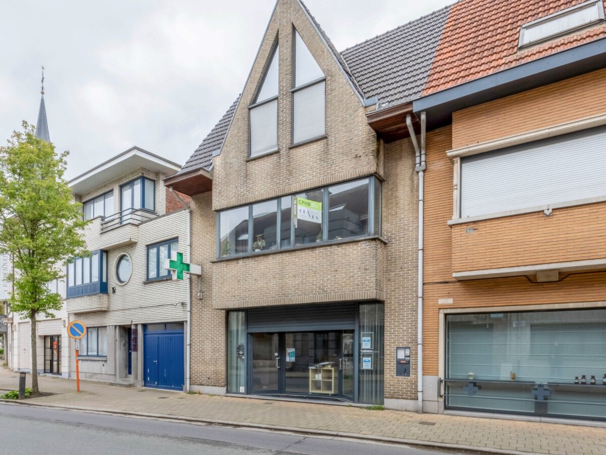 Handelspand met woonst op zichtlocatie