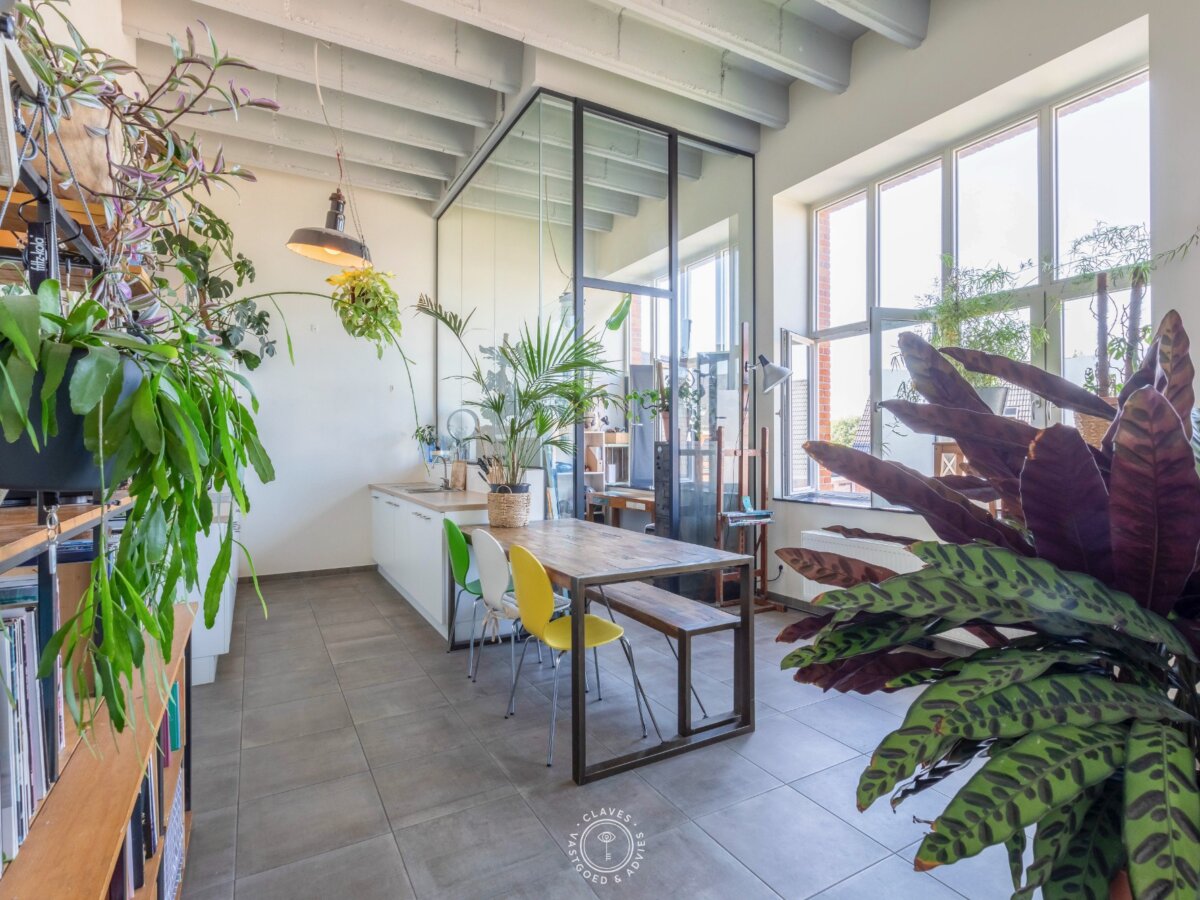 Stijlvol éénslaapkamer appartement met loft vibes