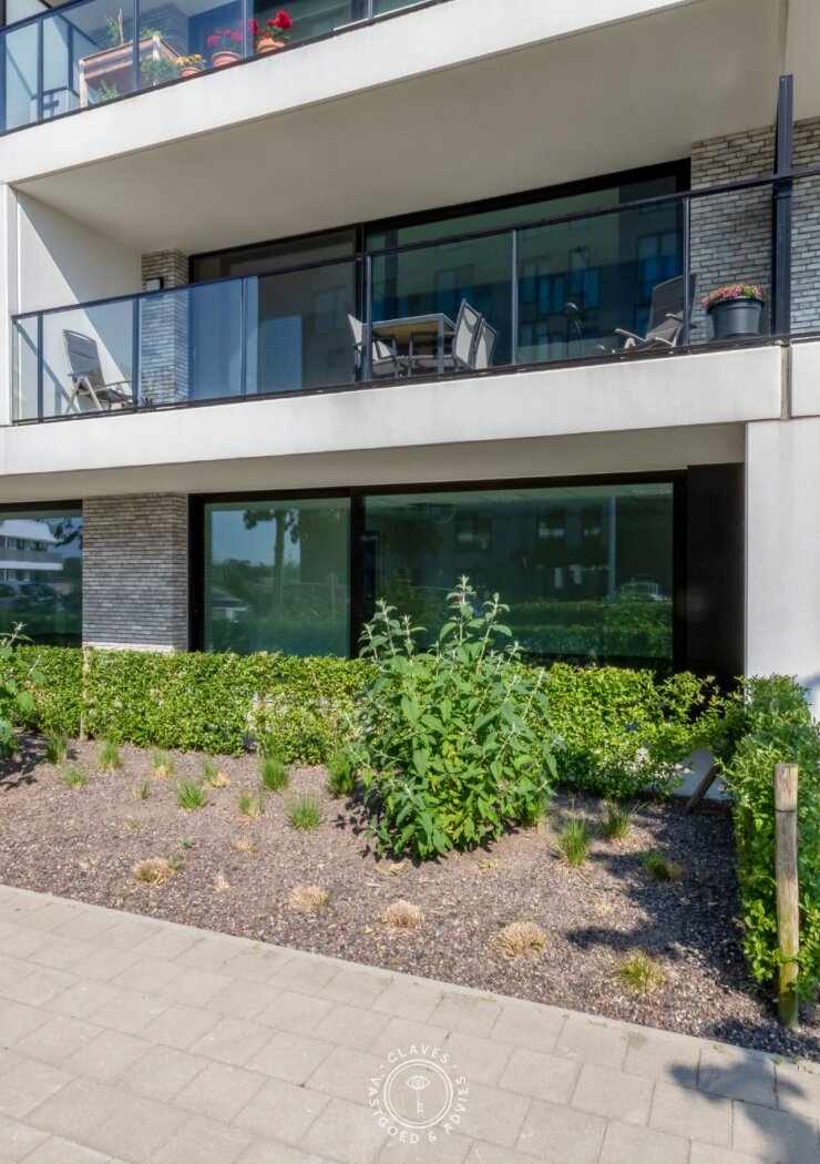 Stijlvol meets duurzaam : gelijkvloers appartement met tuintje vlakbij de Schelde