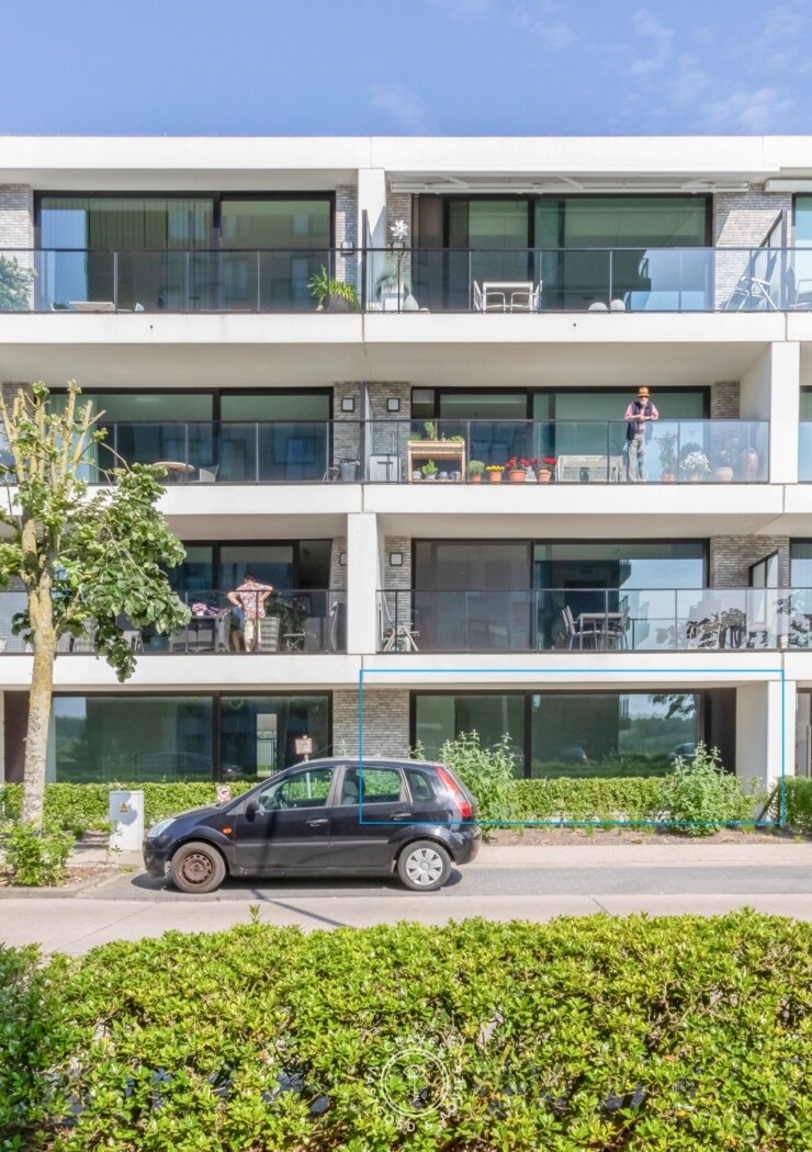 Stijlvol meets duurzaam : gelijkvloers appartement met tuintje vlakbij de Schelde