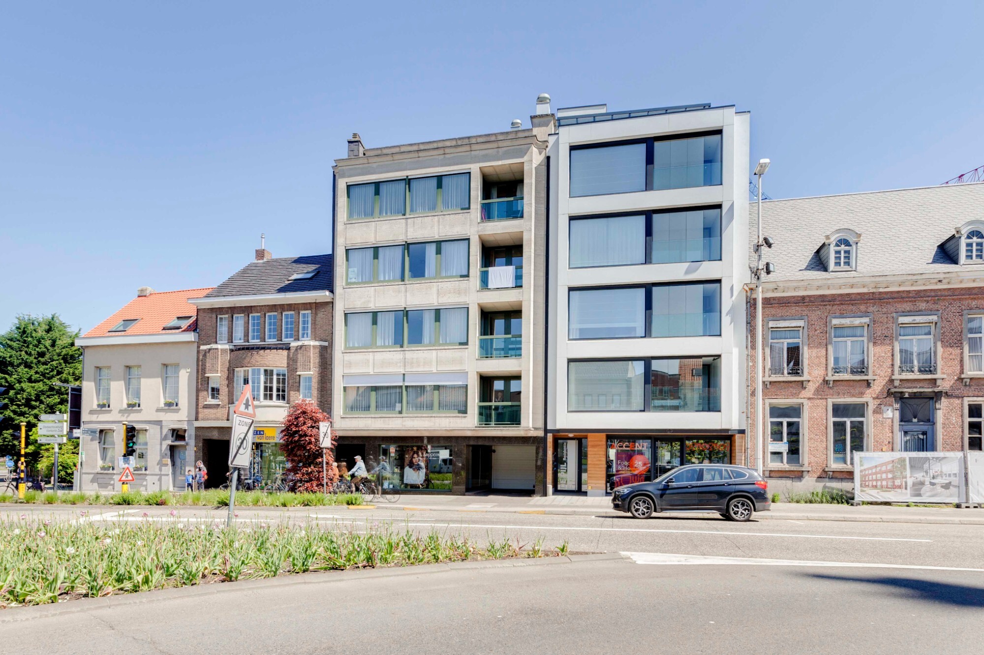 Zeer goed gelegen gesloten garageboxen