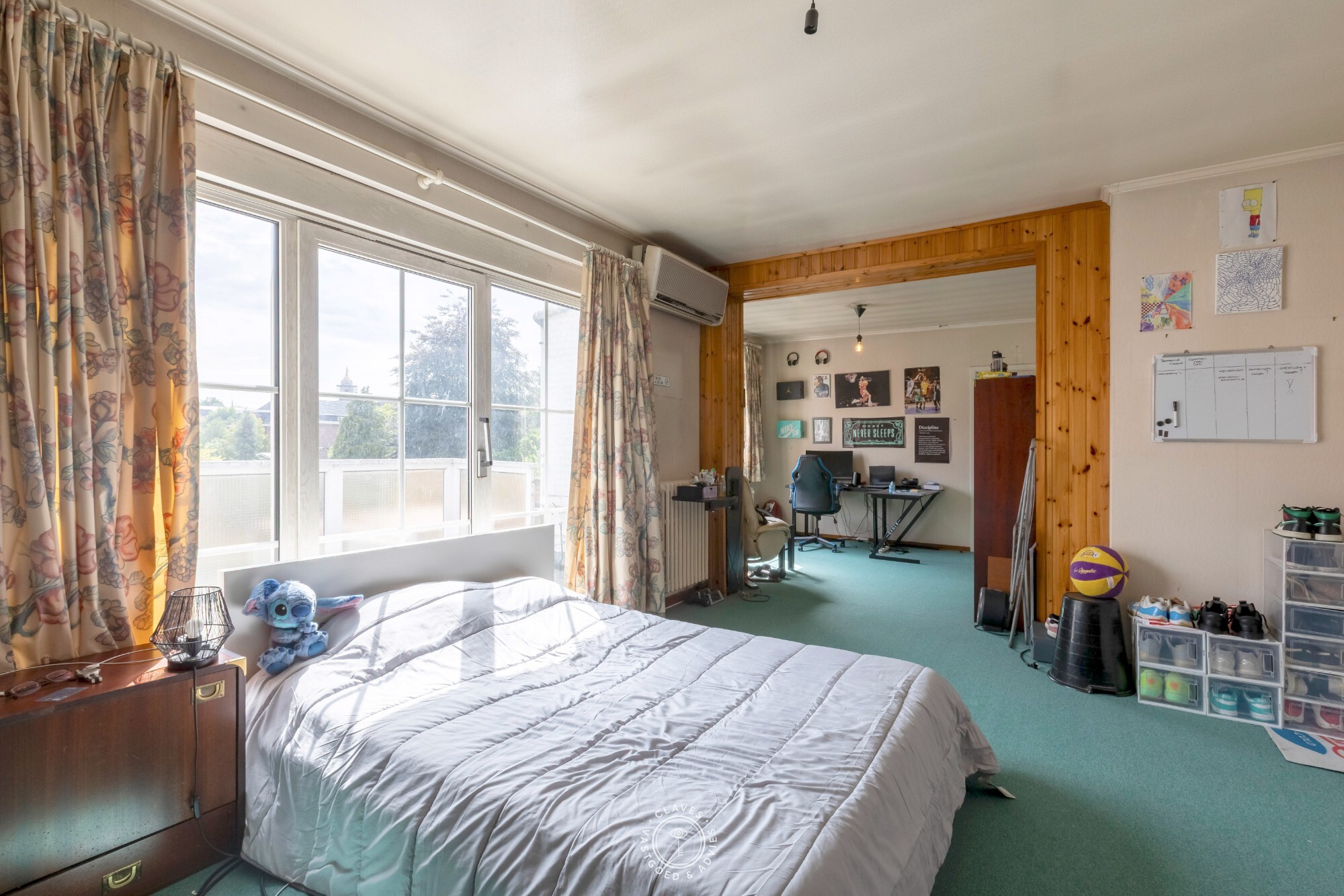 Opbrengsteigendom (ruime burgerwoning) bestaande uit 2 appartementen en garage