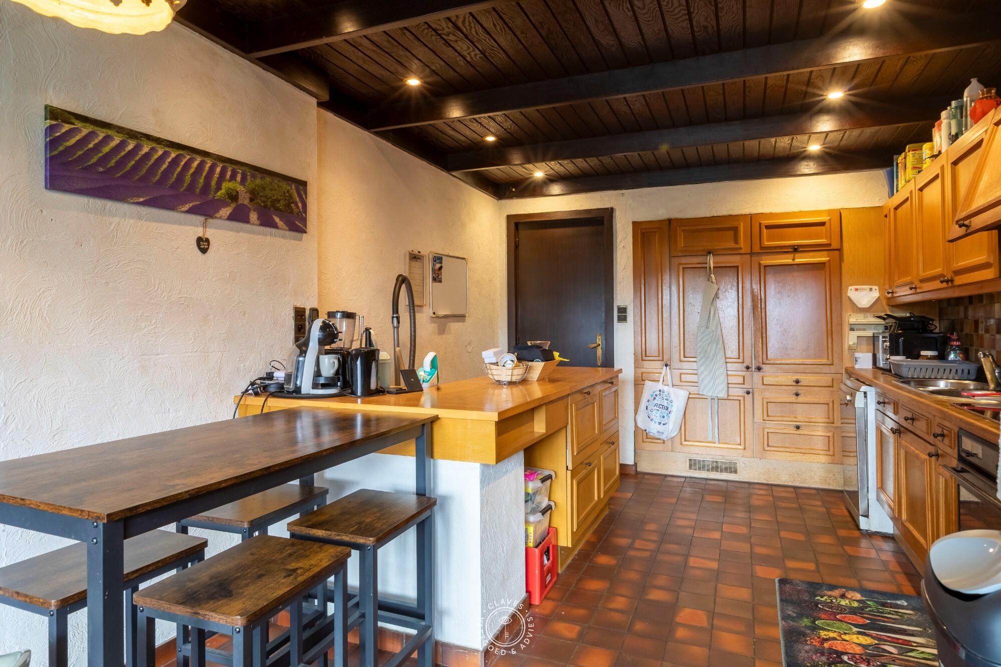 Opbrengsteigendom (ruime burgerwoning) bestaande uit 2 appartementen en garage