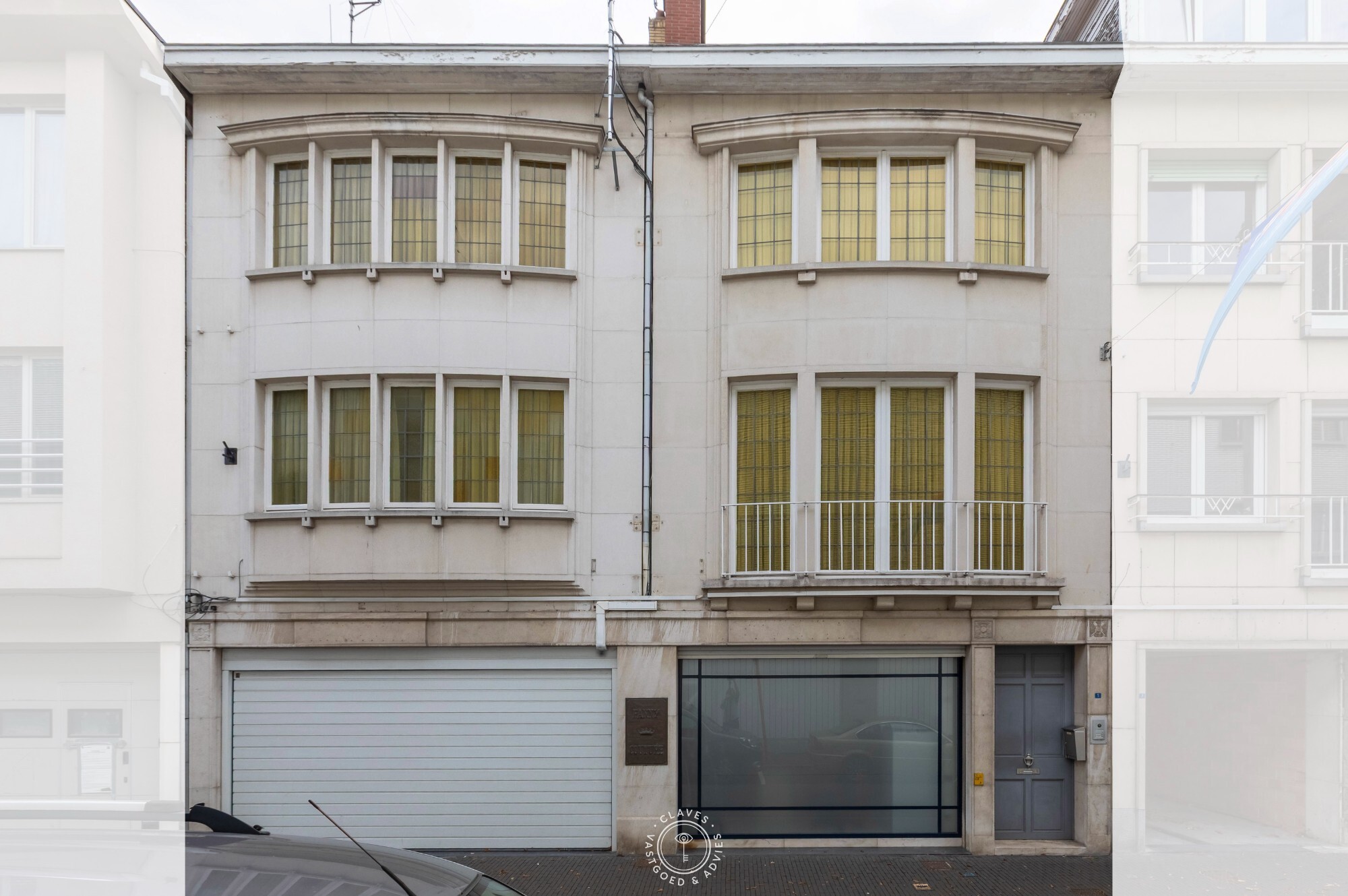 Opbrengsteigendom (ruime burgerwoning) bestaande uit 2 appartementen en garage