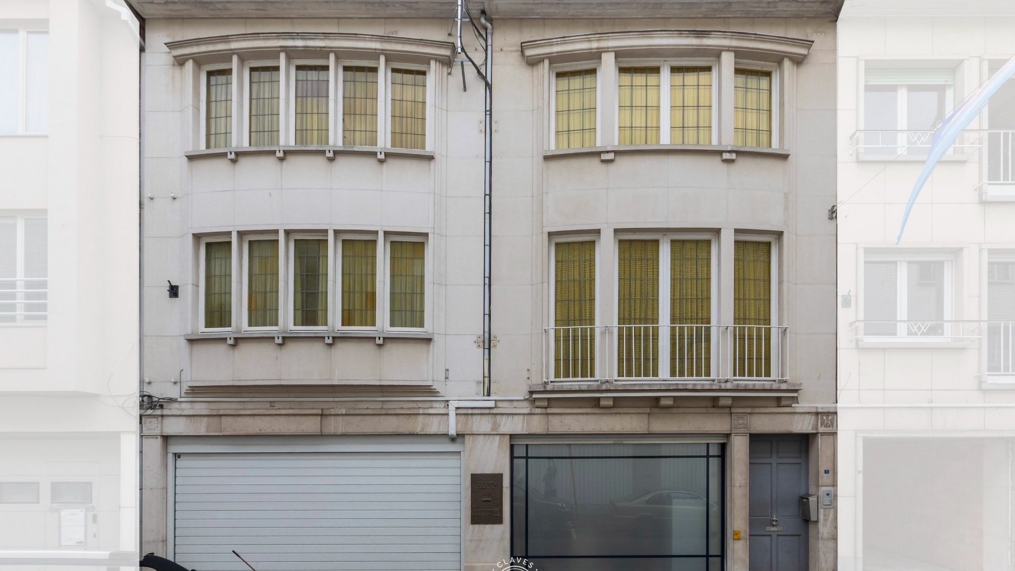 Opbrengsteigendom (ruime burgerwoning) bestaande uit 2 appartementen en garage