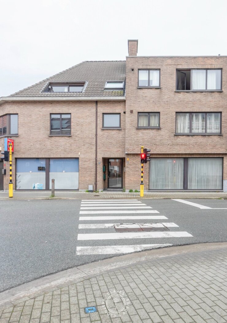 Zeer interessante opbrengsteigendom op wandelafstand van het station (11 units en 8 autostaanplaatsen)