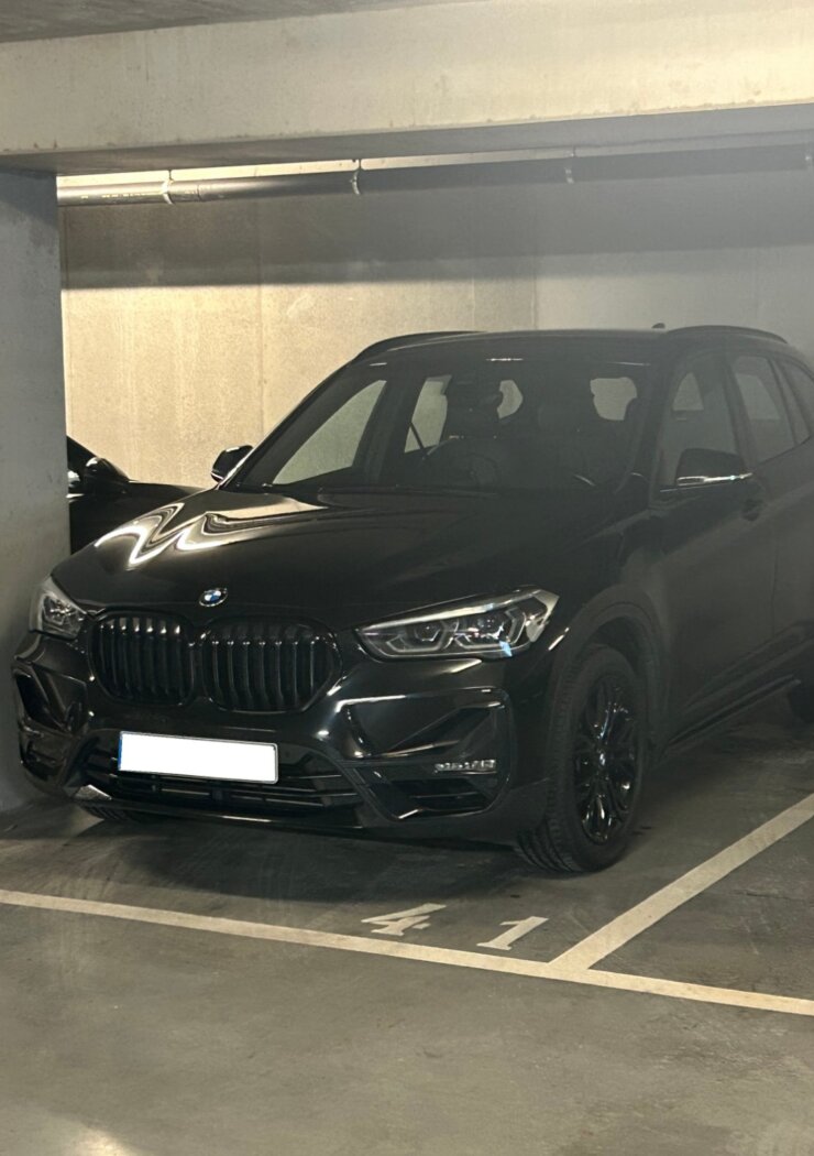 Verzorgde autostaanplaats op de ZAAT in Temse