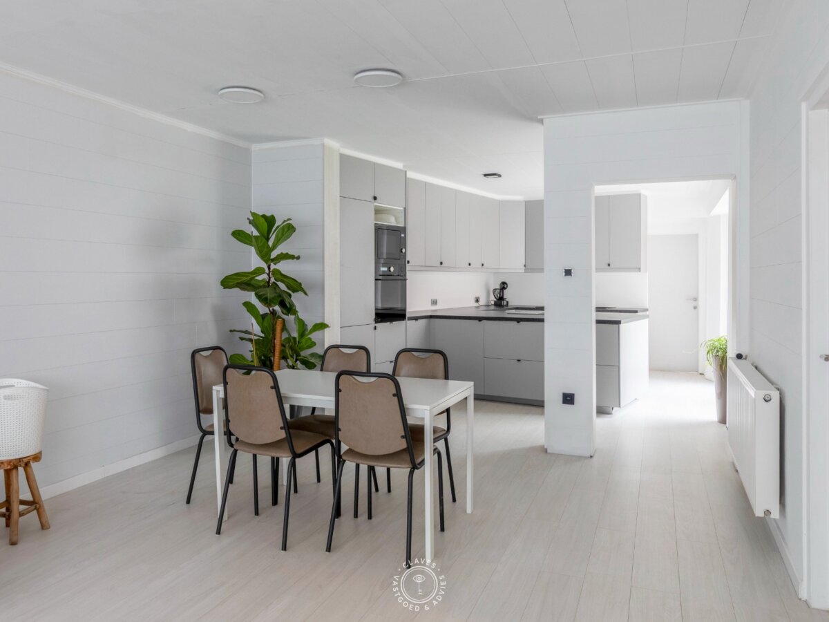 Vierslaapkamer woning met privatieve parkeermogelijkheden