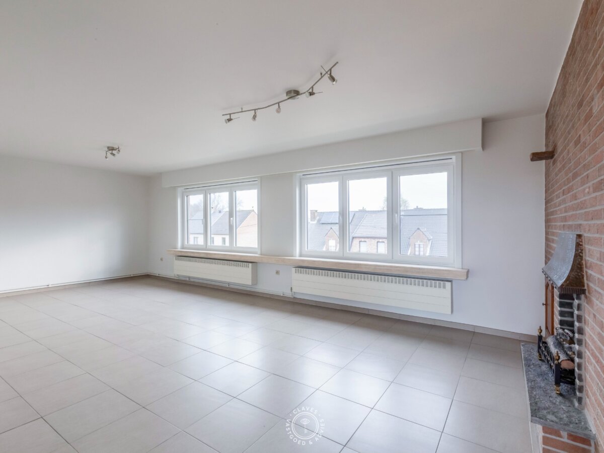 Ruim 2 slaapkamer appartement met garagebox