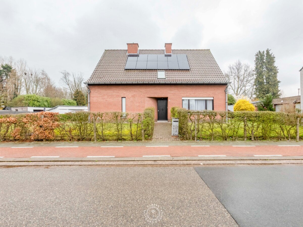 Solide gezinswoning met royale volumes