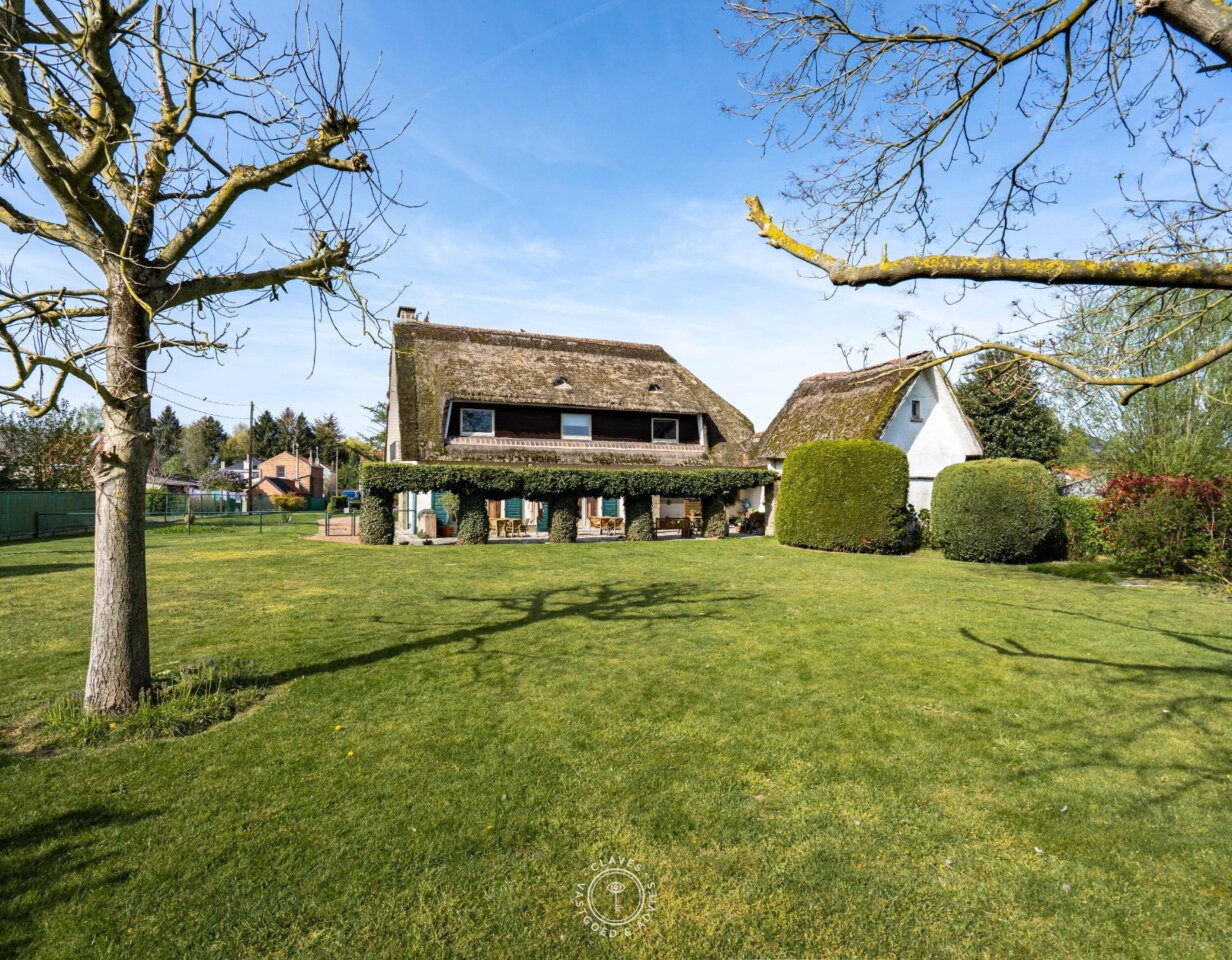 Ruim pand met woonst op uitzonderlijk perceel van meer dan 3.000 m²