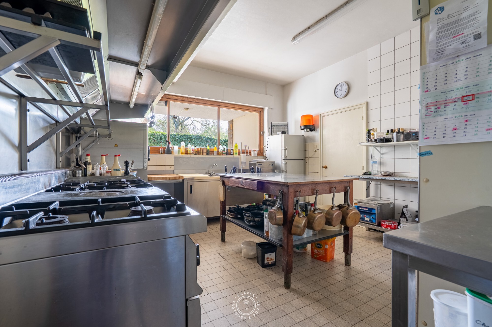 Ruim pand met woonst op uitzonderlijk perceel van meer dan 3.000 m²