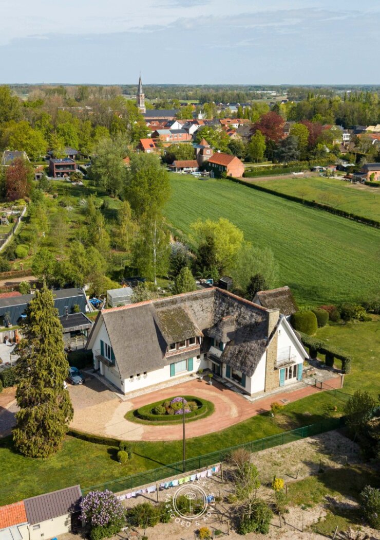 Ruim pand met woonst op uitzonderlijk perceel van meer dan 3.000 m²