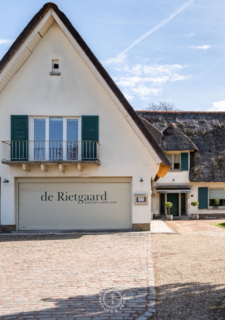 Ruim pand met woonst op uitzonderlijk perceel van meer dan 3.000 m²