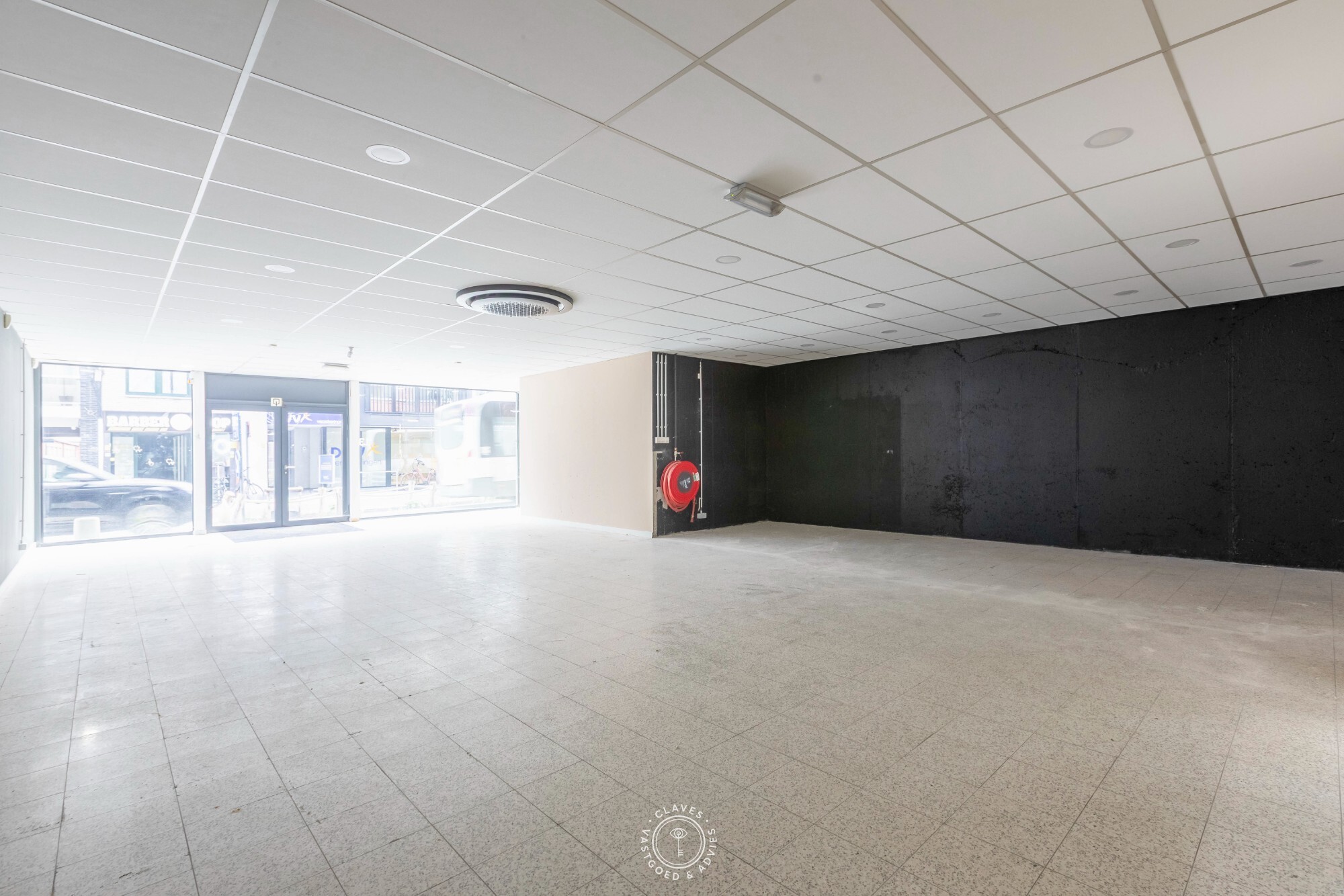 Ruim handelspand in het centrum van Temse