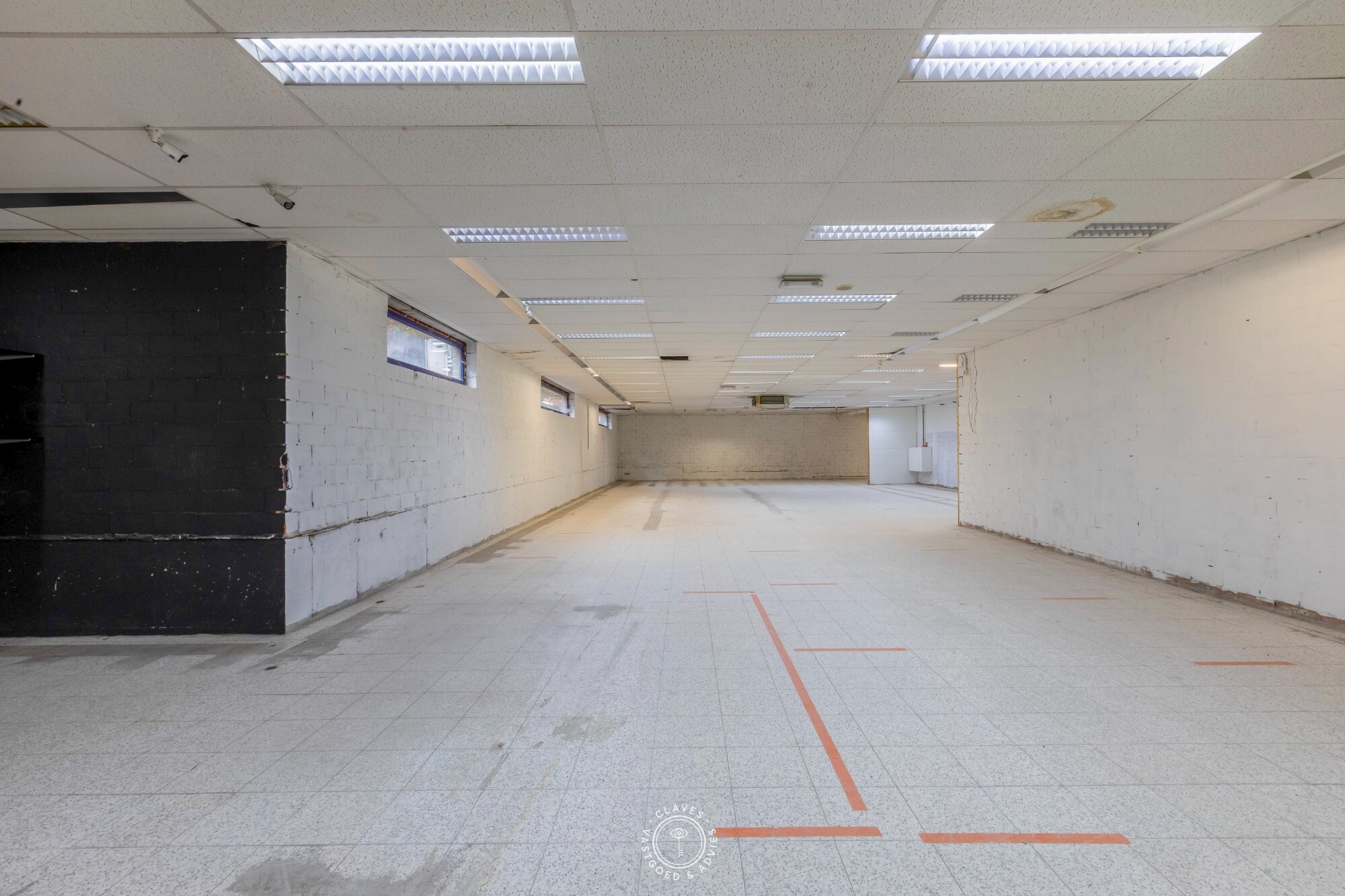 Ruim handelspand in het centrum van Temse
