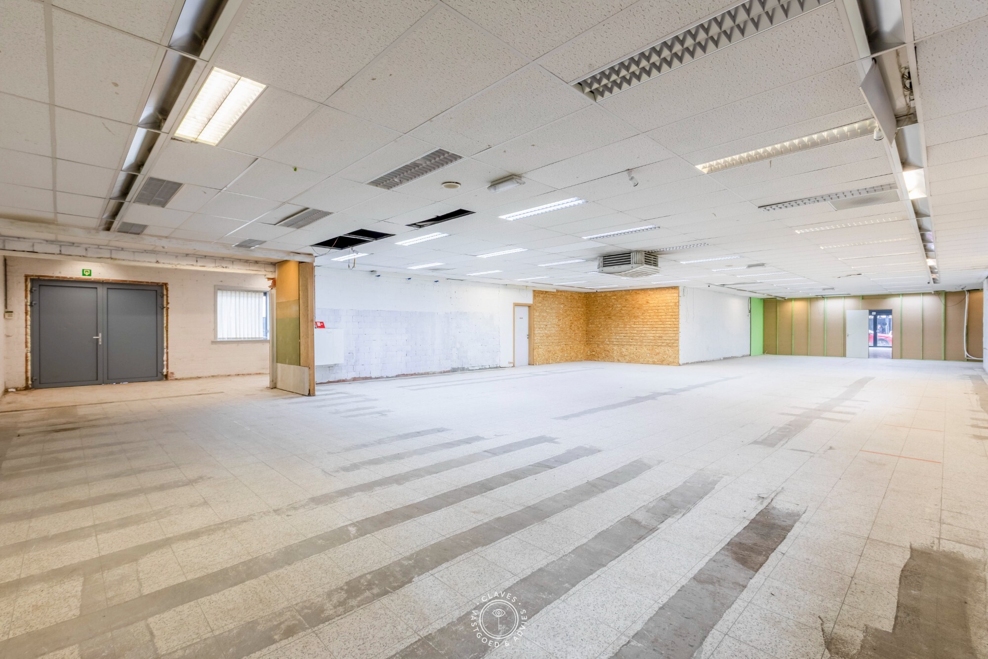 Ruim handelspand in het centrum van Temse