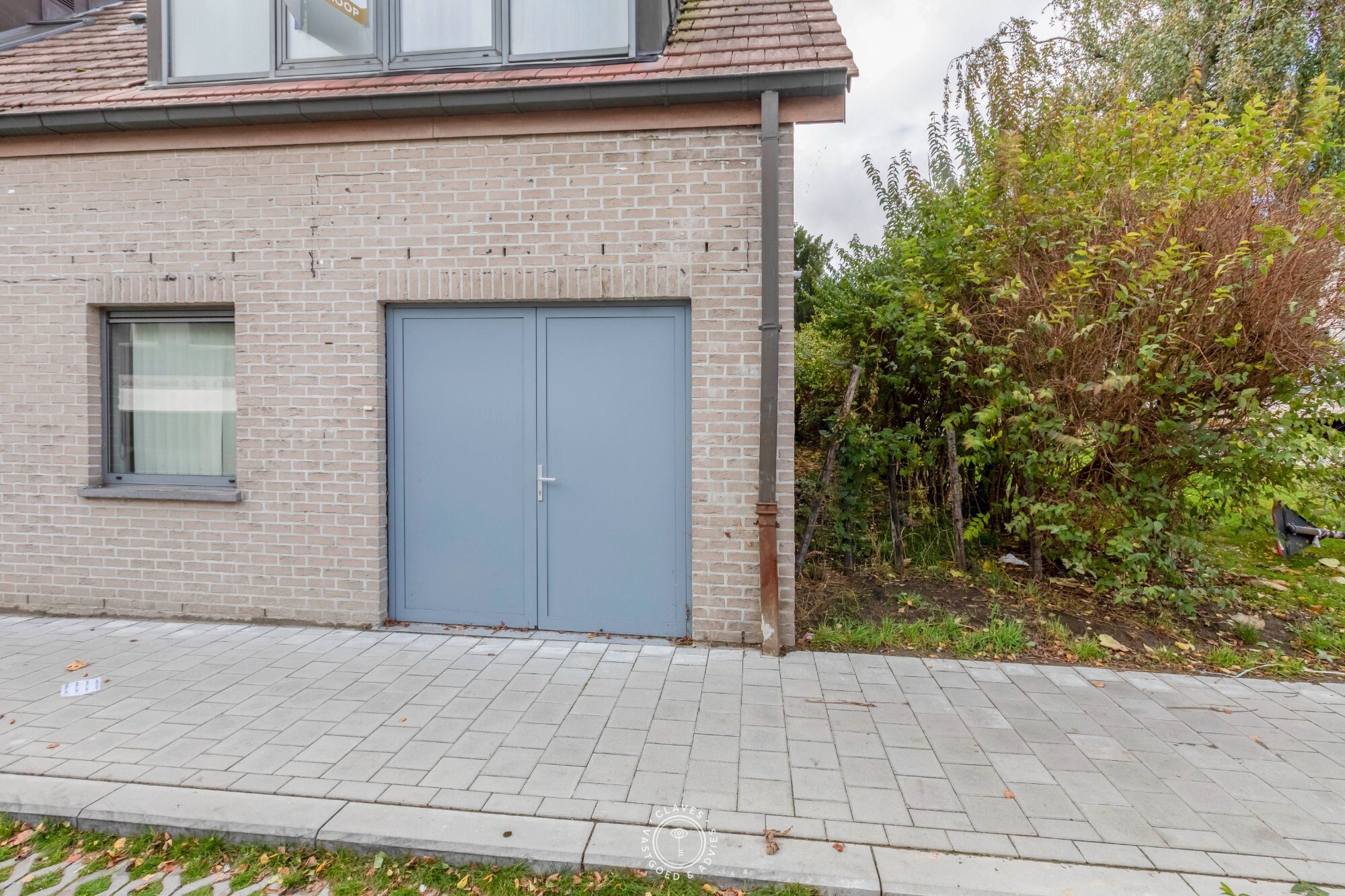 Ruim handelspand in het centrum van Temse
