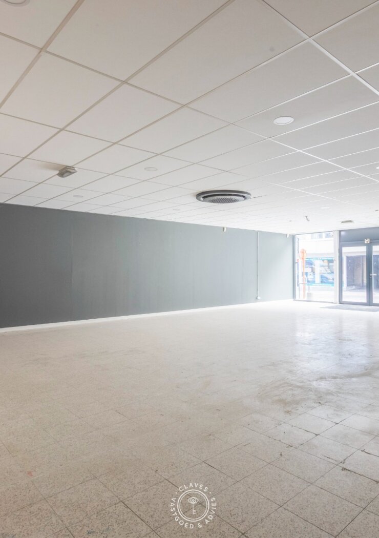Ruim handelspand in het centrum van Temse