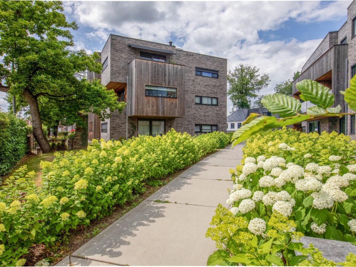 Energiezuinige assistentiewoning met autostaanplaats en groene omgeving