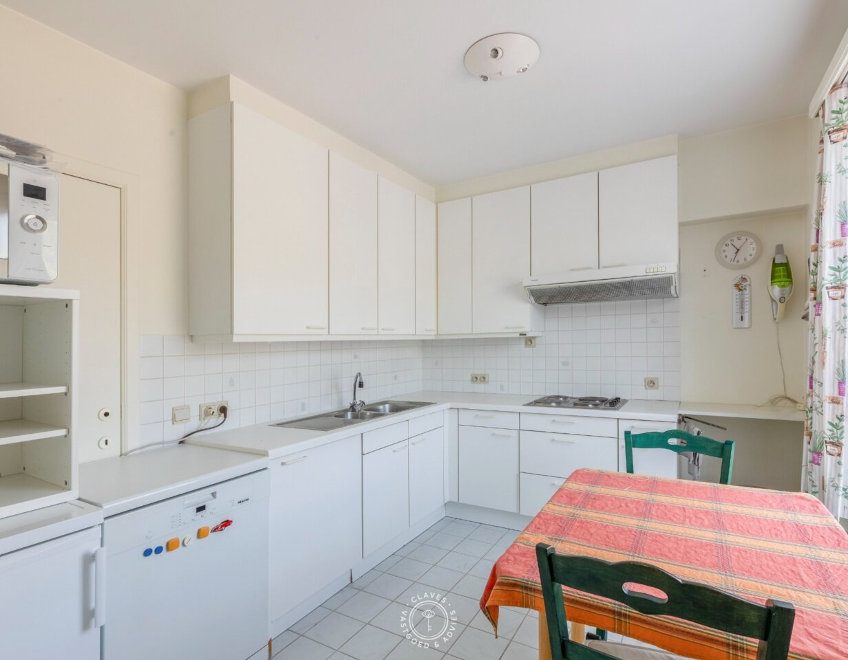 Ruim en lichtrijk appartement met 3 slaapkamers op toplocatie met autostaanplaats aan het Hendrik Heymanplein