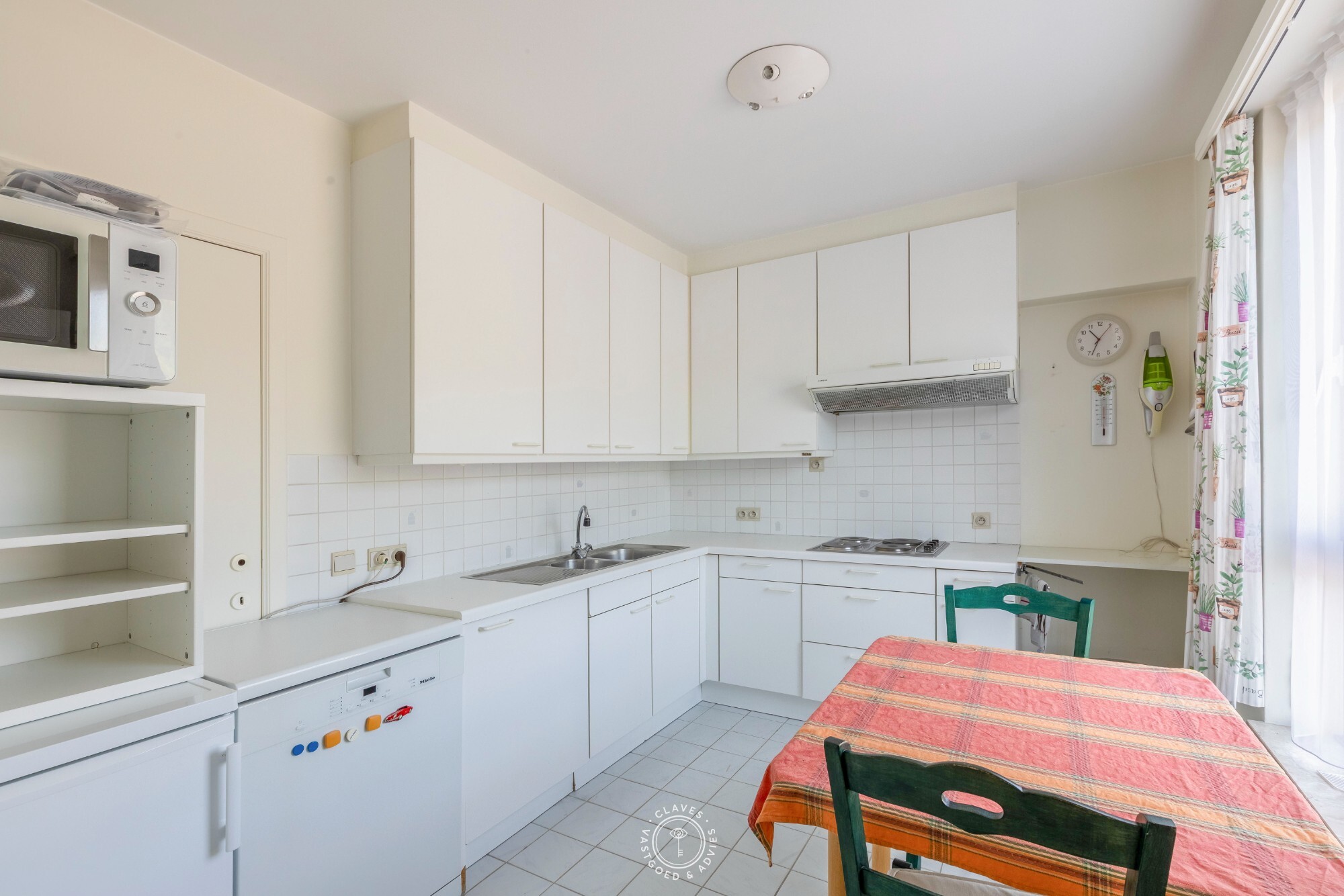 Ruim en lichtrijk appartement met 3 slaapkamers op toplocatie met autostaanplaats aan het Hendrik Heymanplein
