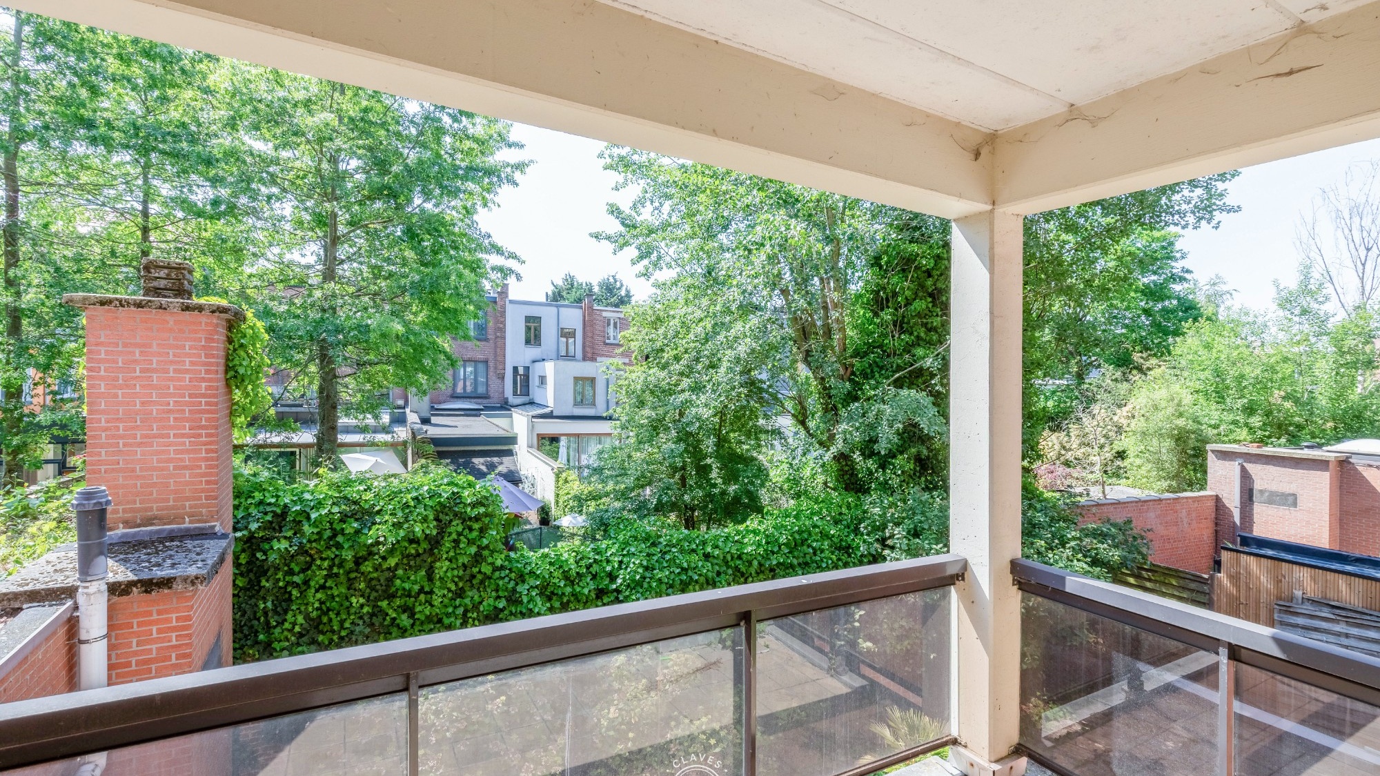 Ruim en lichtrijk appartement met 3 slaapkamers op toplocatie met autostaanplaats aan het Hendrik Heymanplein