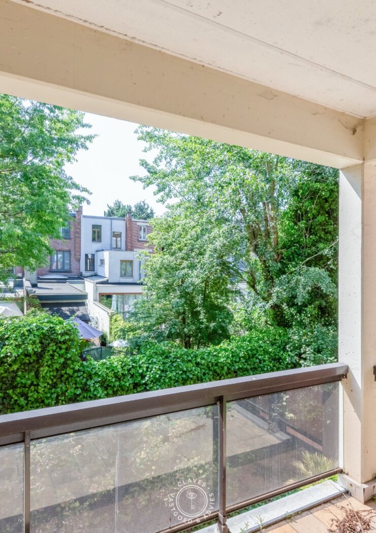 Ruim en lichtrijk appartement met 3 slaapkamers op toplocatie met autostaanplaats aan het Hendrik Heymanplein