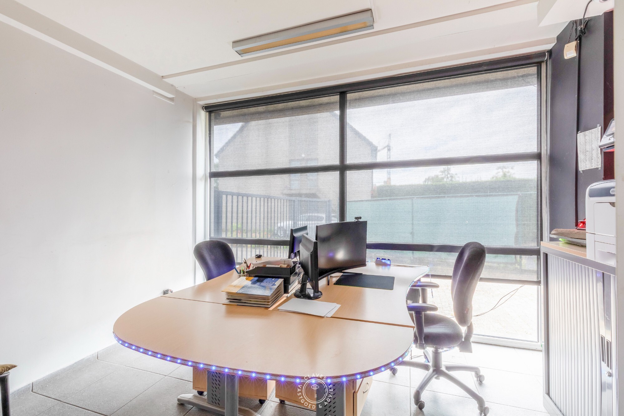Instapklaar handelspand op centrale locatie met uitstekende visibiliteit