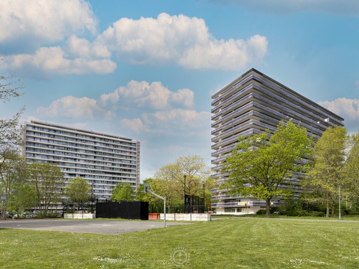 Lichtrijk hoekappartement op de 14de verdieping met panoramisch uitzicht