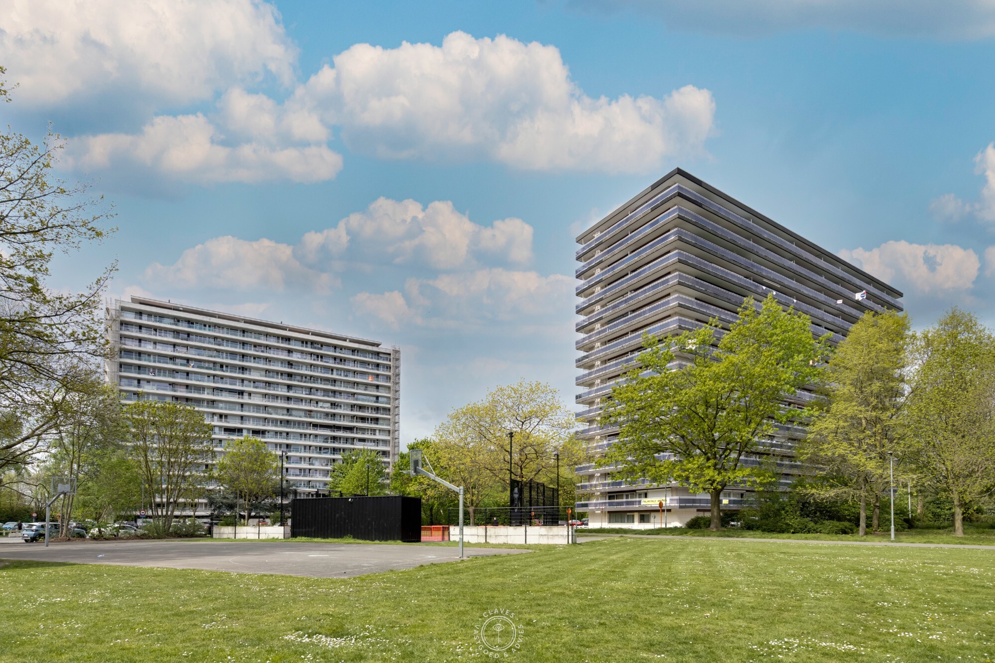 Lichtrijk hoekappartement op de 14de verdieping met panoramisch uitzicht