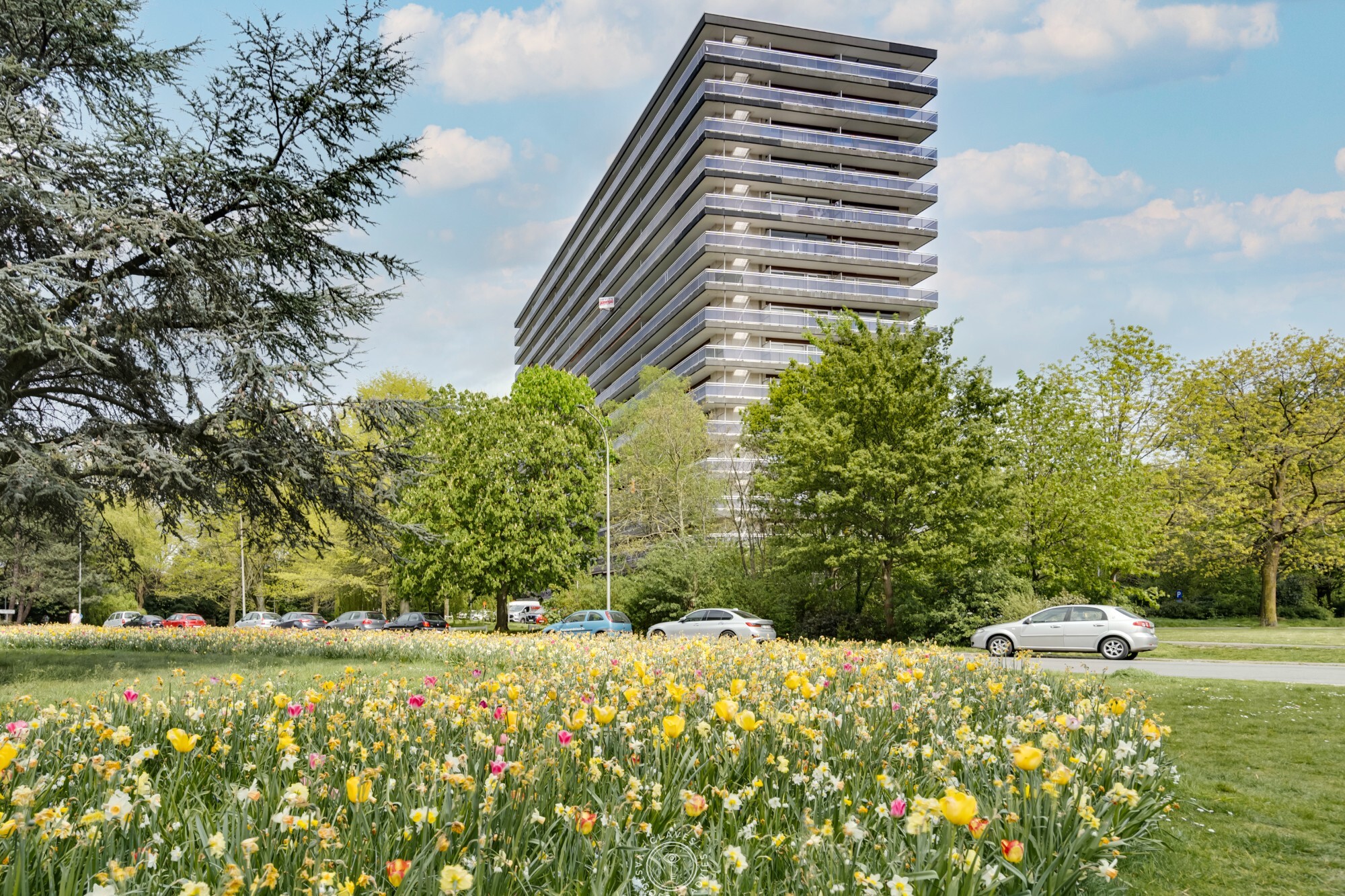 Lichtrijk hoekappartement op de 14de verdieping met panoramisch uitzicht