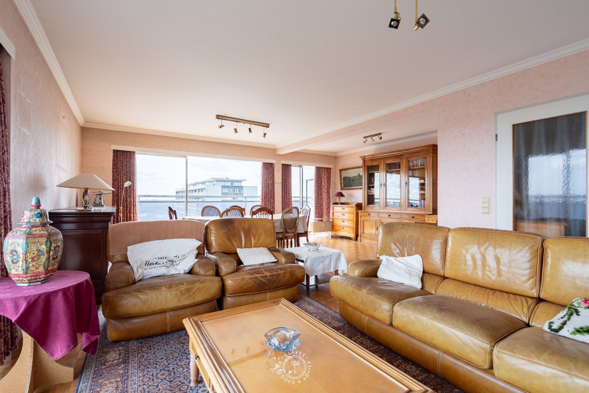 Lichtrijk hoekappartement op de 14de verdieping met panoramisch uitzicht