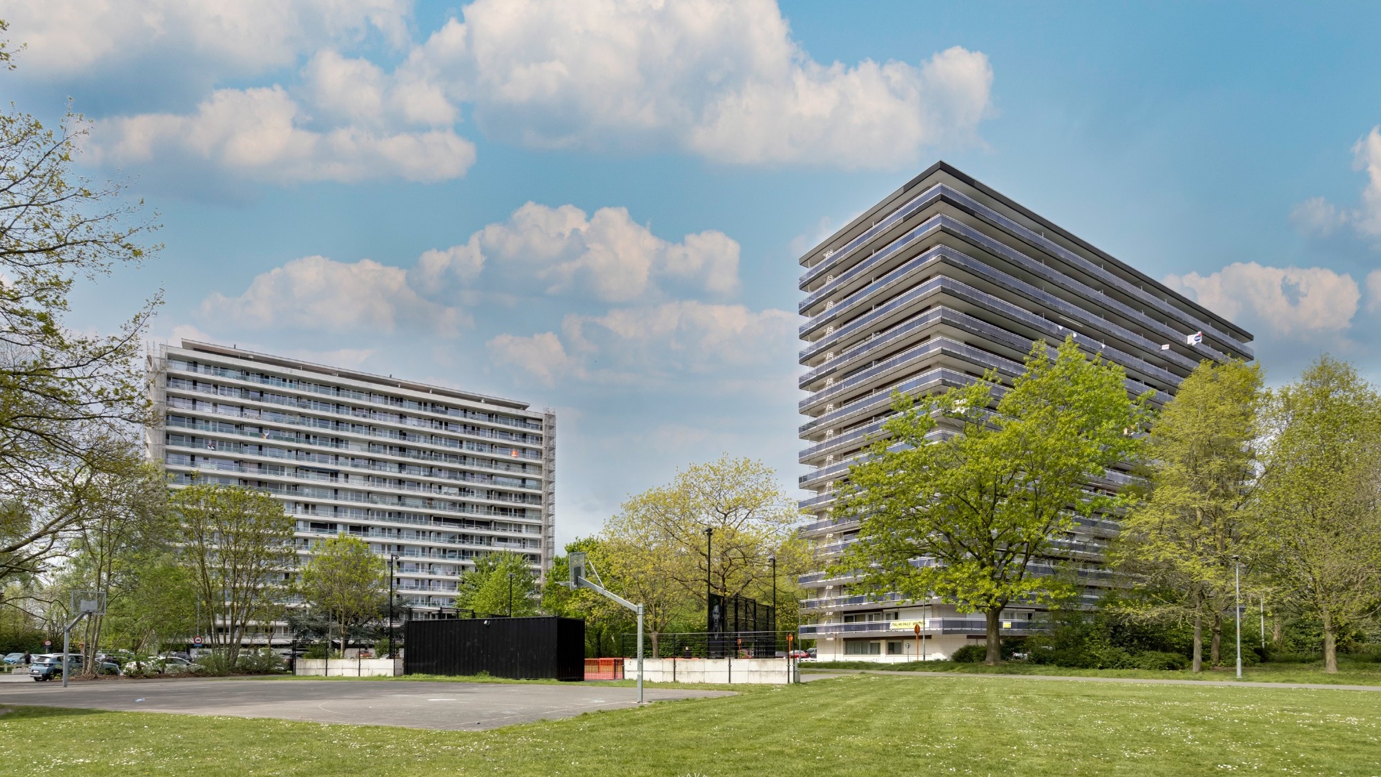 Lichtrijk hoekappartement op de 14de verdieping met panoramisch uitzicht