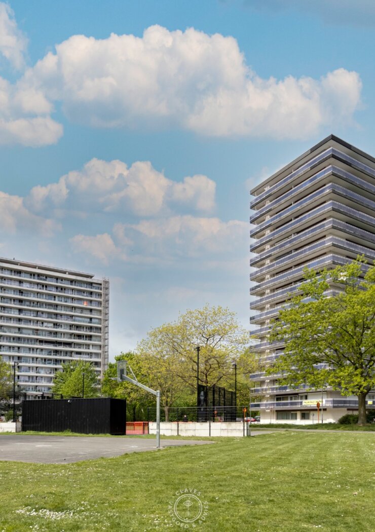 Lichtrijk hoekappartement op de 14de verdieping met panoramisch uitzicht