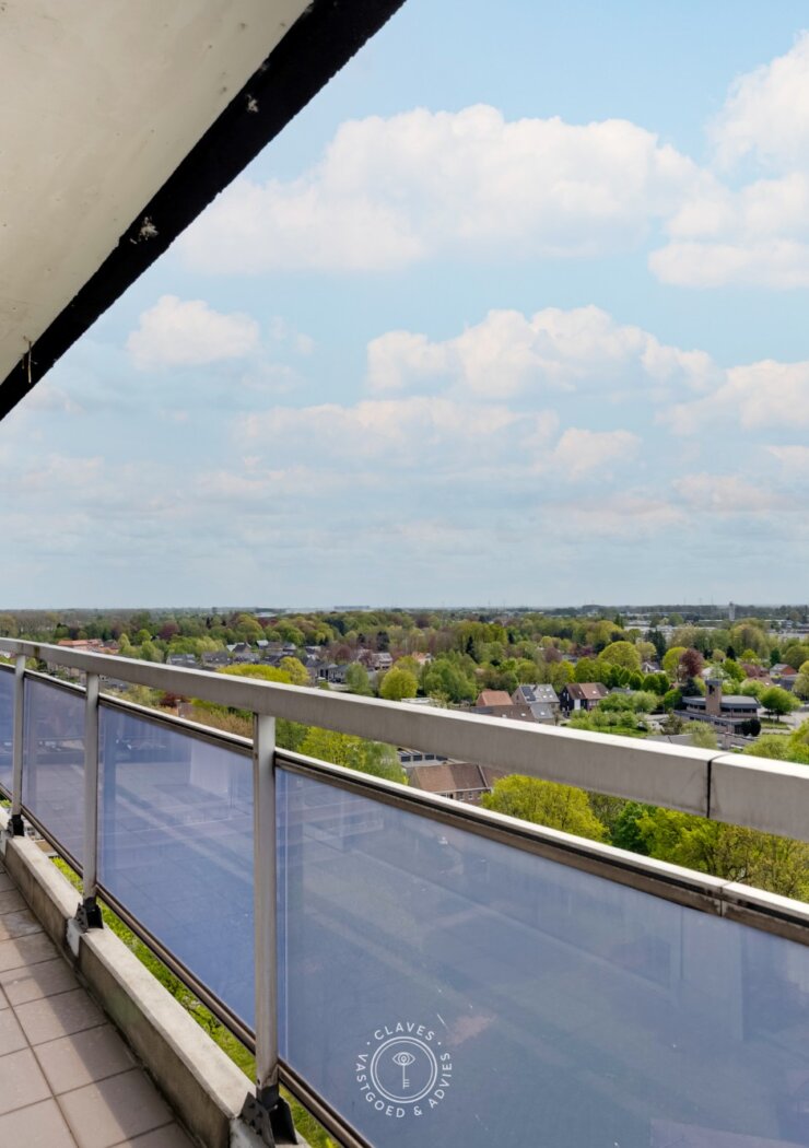 Lichtrijk hoekappartement op de 14de verdieping met panoramisch uitzicht