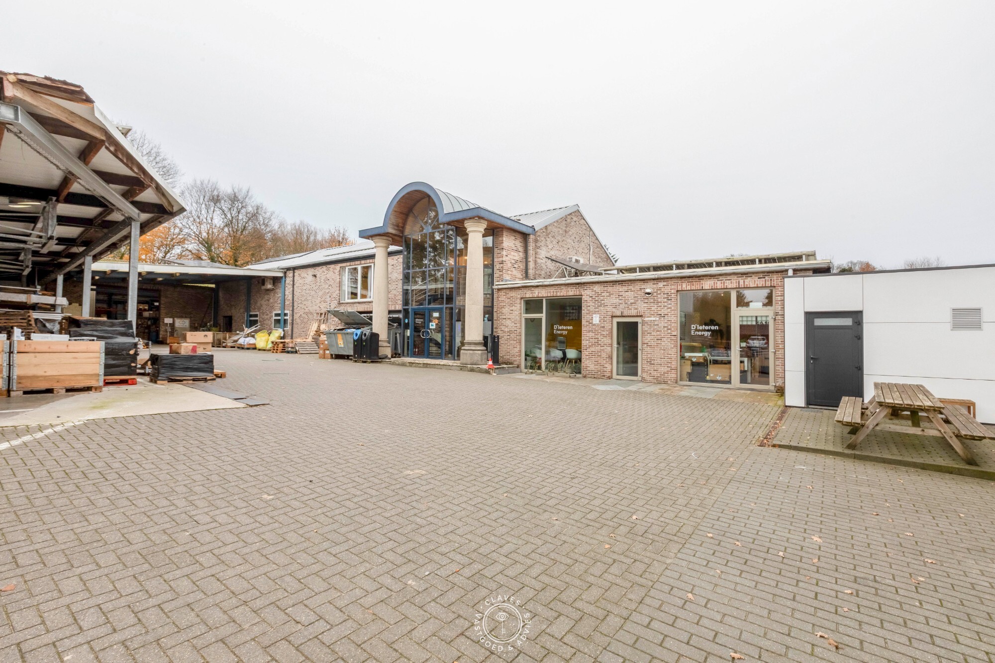 Operationele uitvalsbasis voor KMO — kantoor + loods + magazijn, regio Waasland