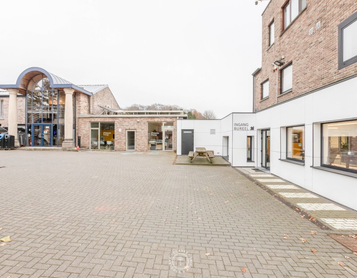 Operationele uitvalsbasis voor KMO — kantoor + loods + magazijn, regio Waasland