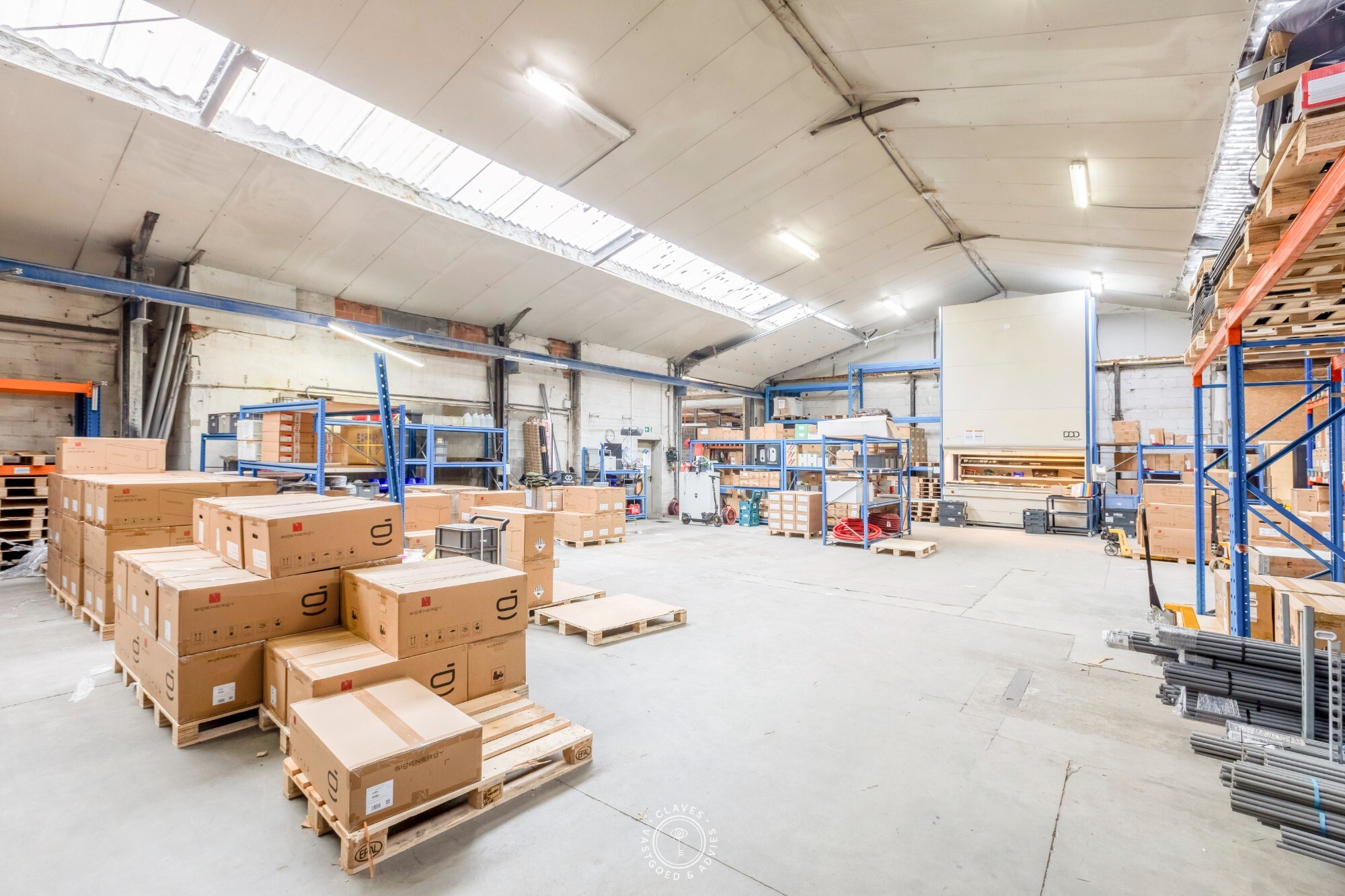 Operationele uitvalsbasis voor KMO — kantoor + loods + magazijn
