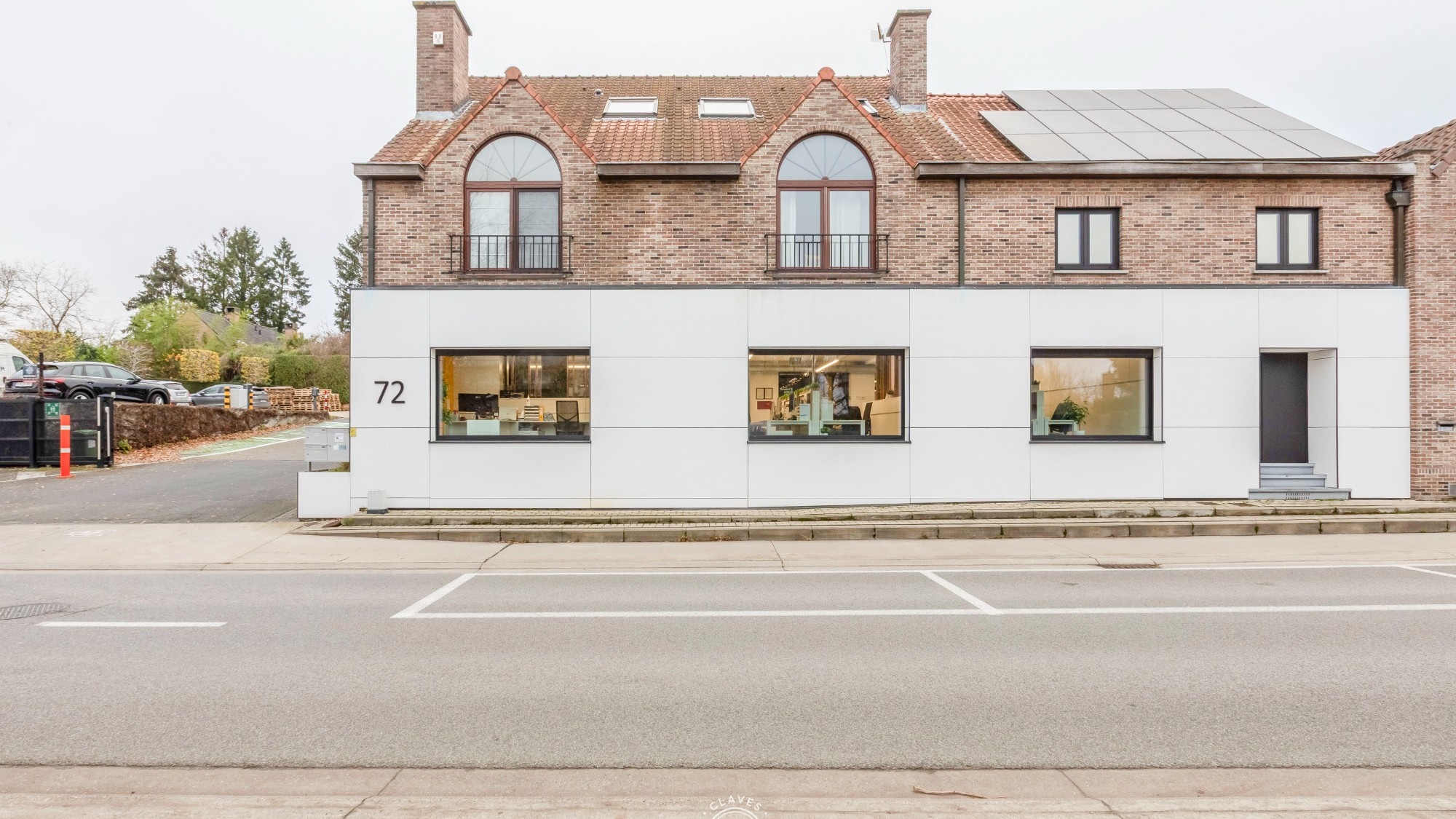 Operationele uitvalsbasis voor KMO — kantoor + loods + magazijn